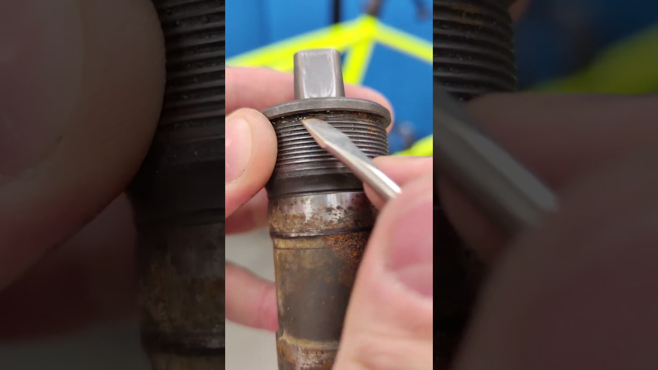 How to quickly clean a bike bottom bracket square type