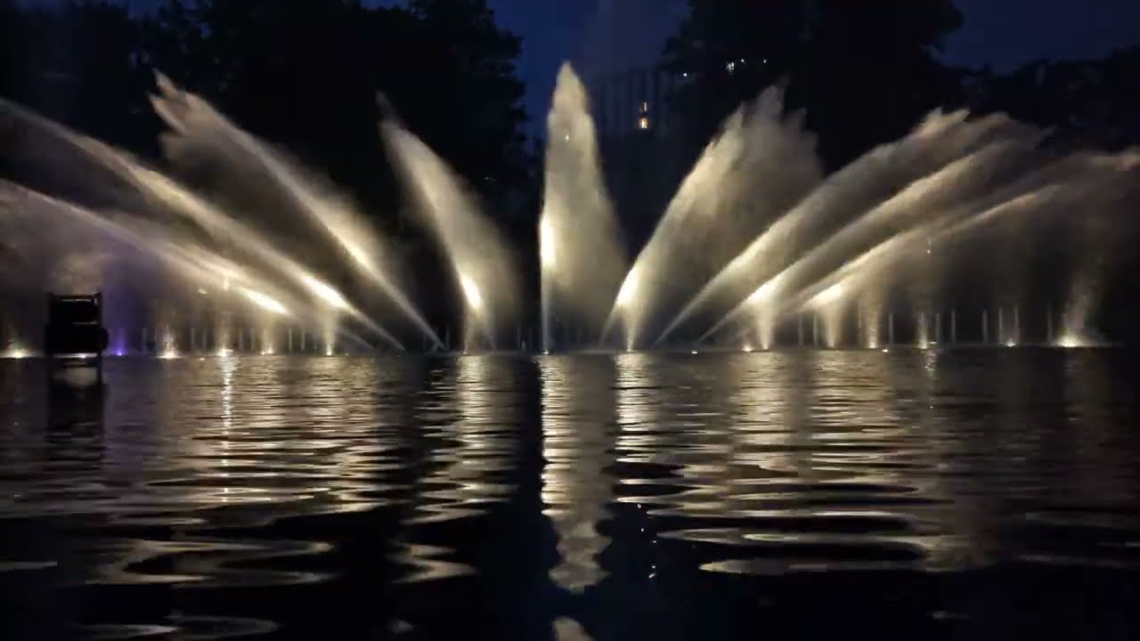 Wasserlichtspiel Planten un Blomen 8K Motto 