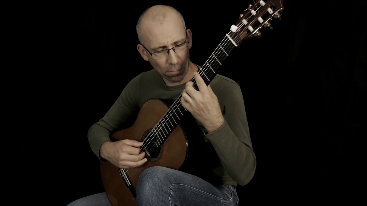 Danza Caracteristica (Leo Brouwer) played by Ronny Wiesauer