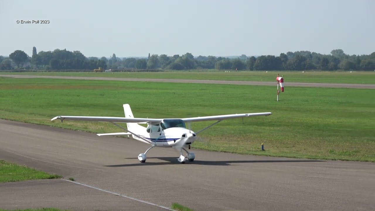 TL Ultralight TL-3000 Sirius PH-4S2 Teuge Airport 9 Sept 2023