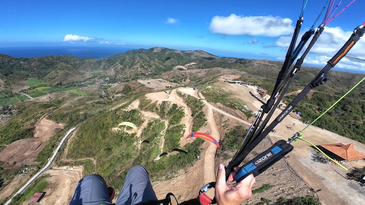 Terbang di Skylancing #paralayang #skylancingparagliding #lombok #ozonemoxie