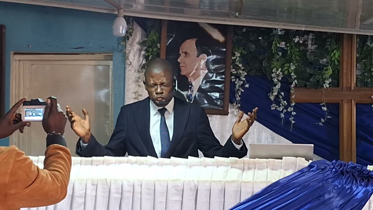 LA LOI DE L'ADOPTION.  Pasteur Luther Bayakala Sagrado