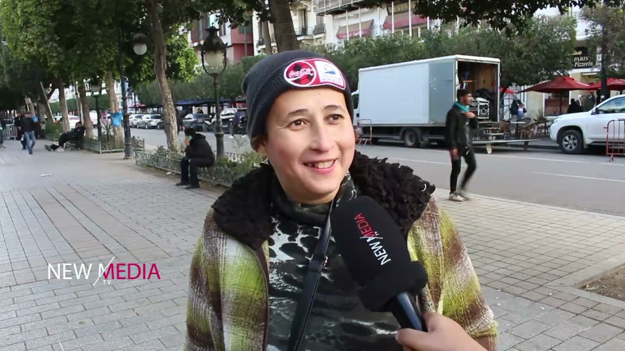 أسباب كثرة العنوسة حسب رأي : الرجل يحب المرأة المستورة والمتحجبة .يلزم المرأة تحترم نفسها