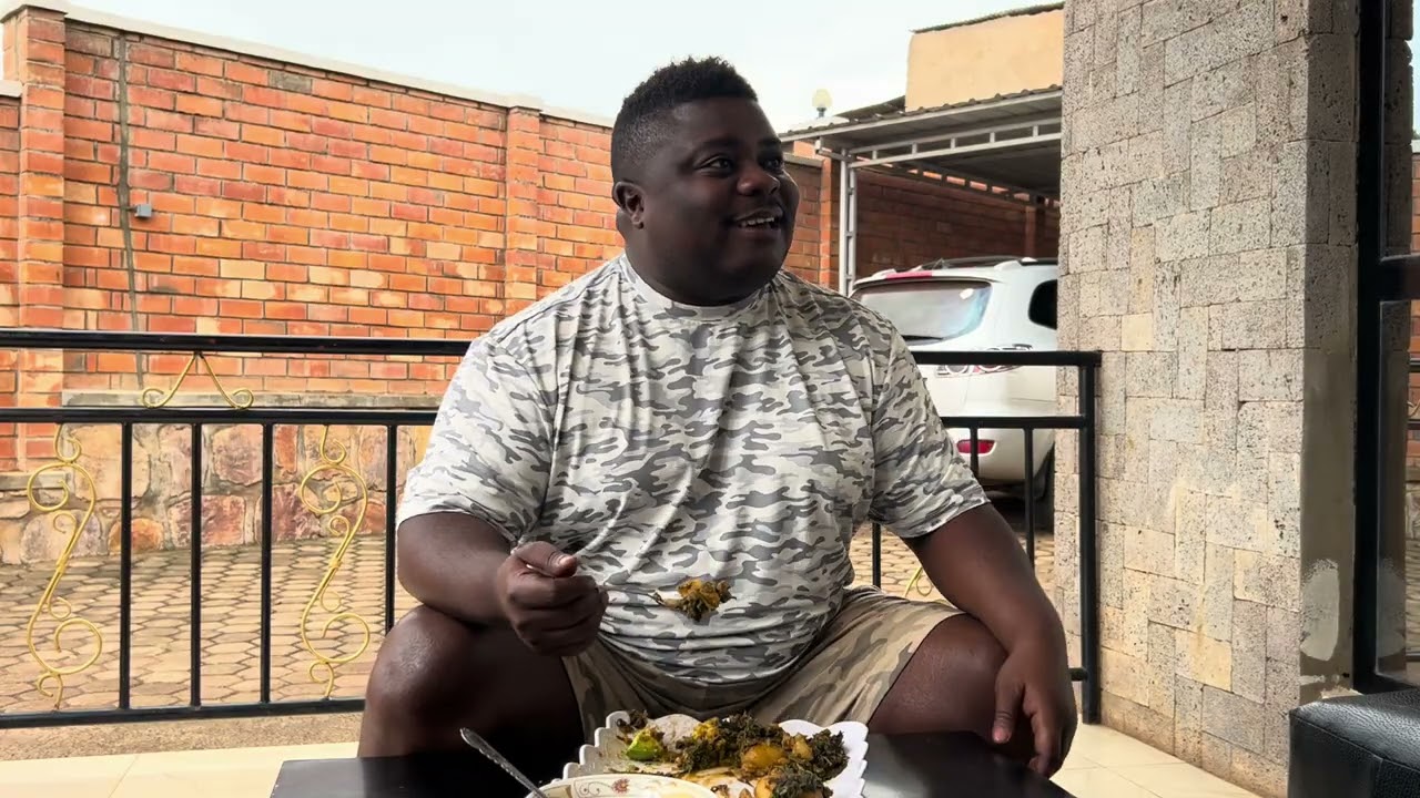 Yakoze ubukwe bw'ideni agira ngo se ntituzaza aha tukabishyira hanze? Njyewe pfa kuba nabyumvise.