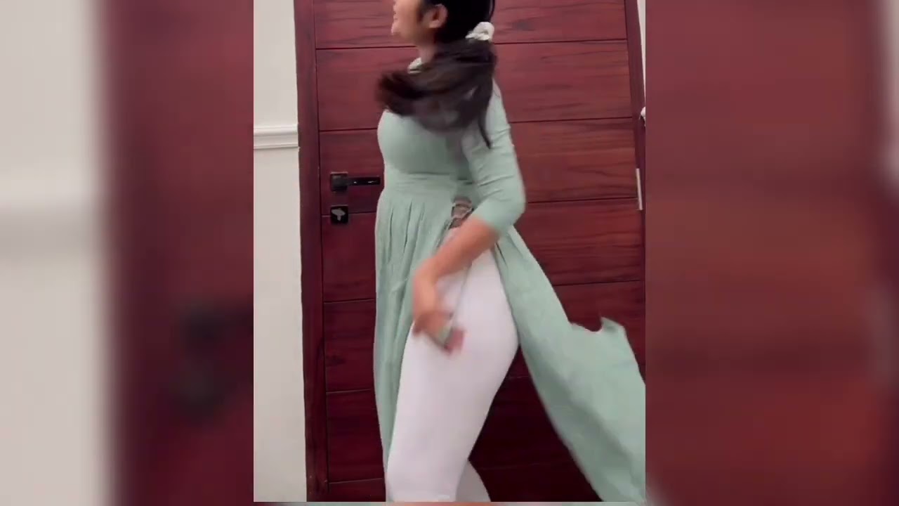𝐃𝐞𝐬𝐢 𝐈𝐧𝐝𝐢𝐚𝐧 𝐆𝐢𝐫𝐥 𝐓𝐢𝐠𝐡𝐭 𝐋𝐞𝐠𝐠𝐢𝐧𝐠 𝐃𝐚𝐧𝐜𝐞 𝐕𝐢𝐝𝐞𝐨. #leggings #tights #desi #dance 