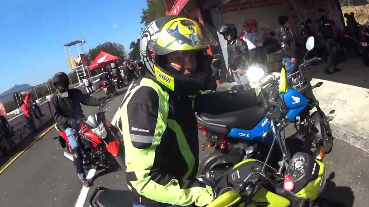 HONDA GUATEMALA cuando invitaba a cualquier modelo a sus actividades. 🫤