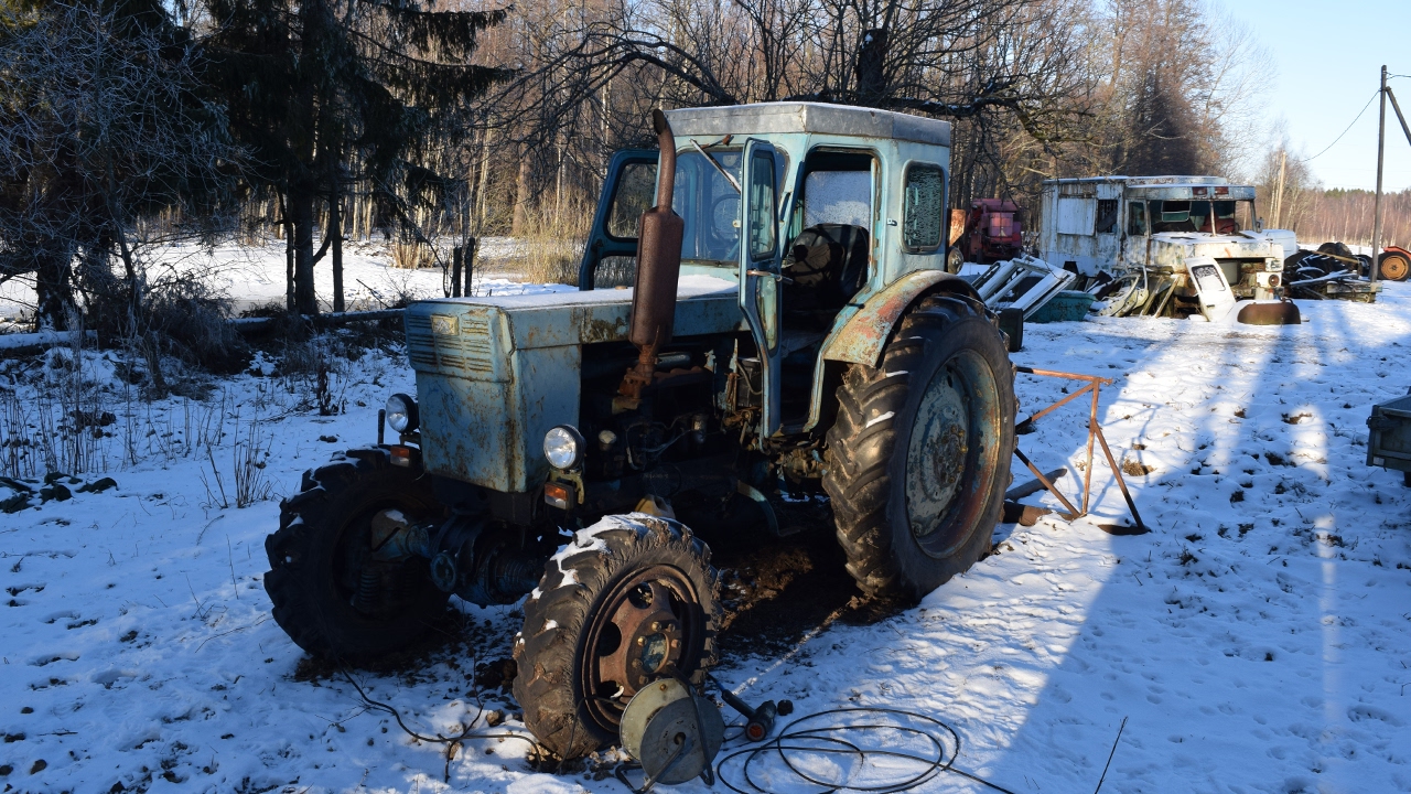 Starting Tractor T-40AM After 3 Months -5C Degrees (1080p)