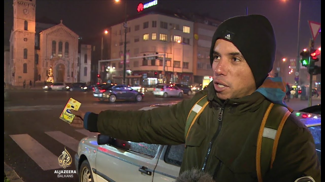 Migranti zarađuju prodajom maramica na ulicama Sarajeva