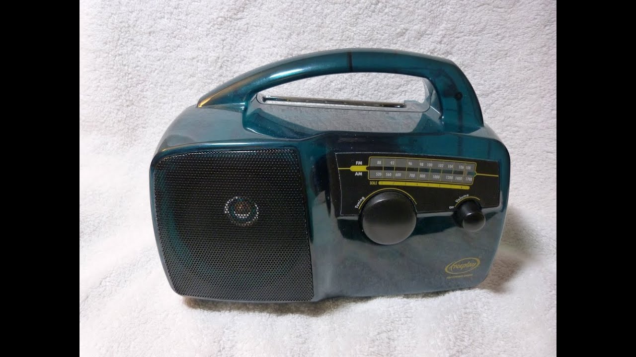 1996 Freeplay model 96/6472 crank powered radio (South Africa)