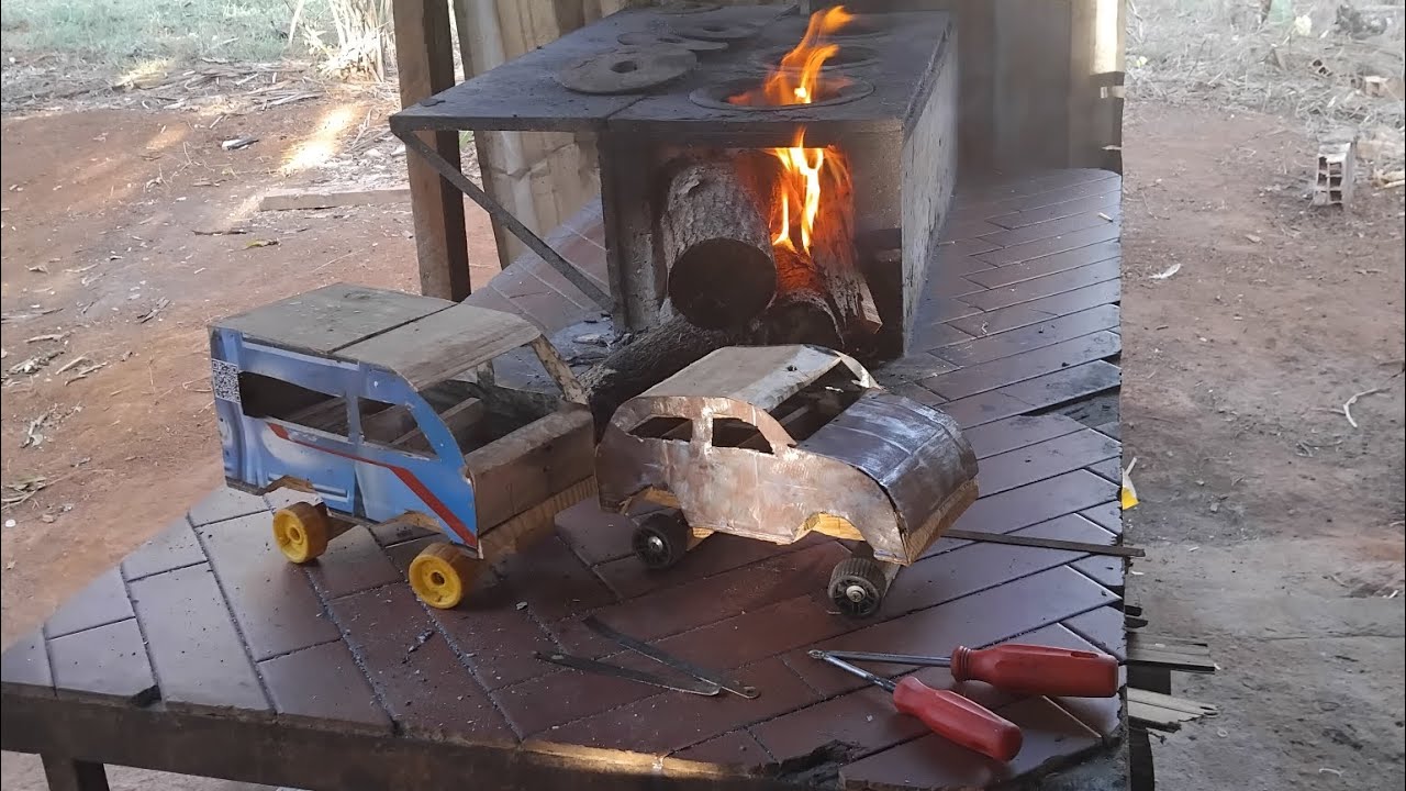 Ensinando como que coloca mola nos carrinho