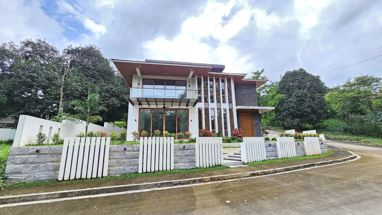 38M Corner House and Lot in Sun Valley Antipolo with Golf Course View