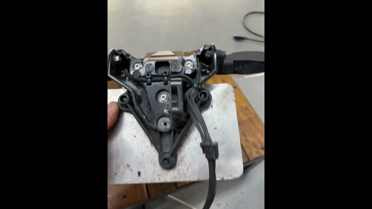 Bmw ce 04 motorrad a video for replacing taillights