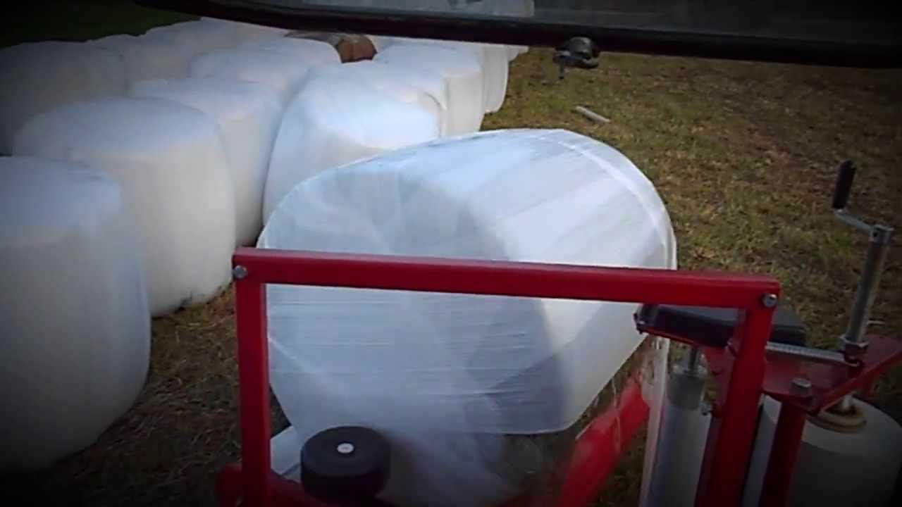 Wraping and transporting bales 2013| Rulonų vežimas ir vyniojimas