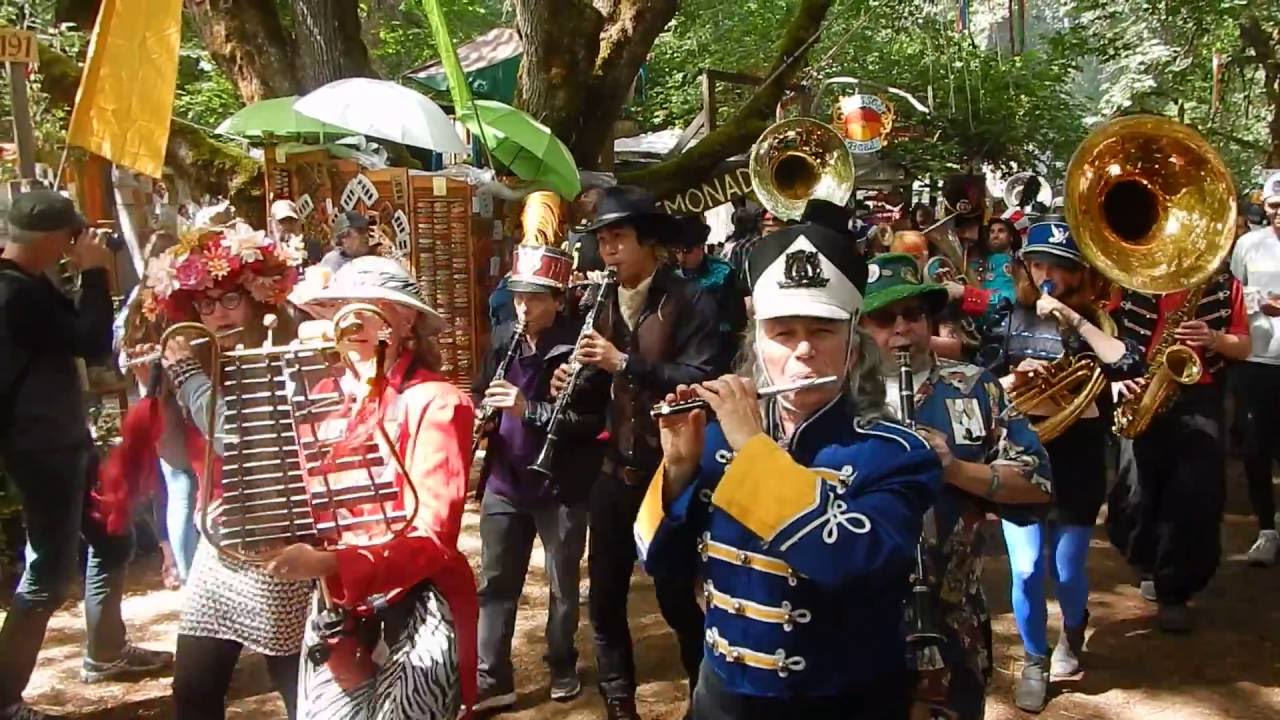 Oregon Country Fair Sunday parade