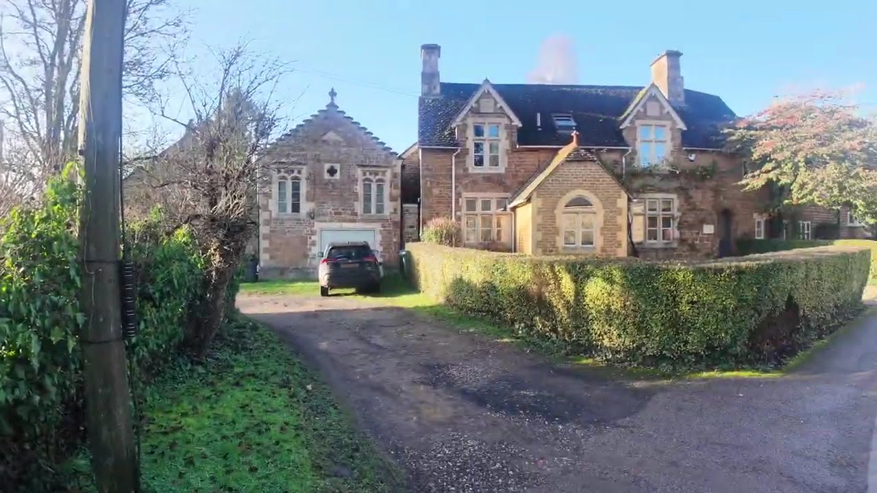 Little Tew  Oxfordshire UK walk through