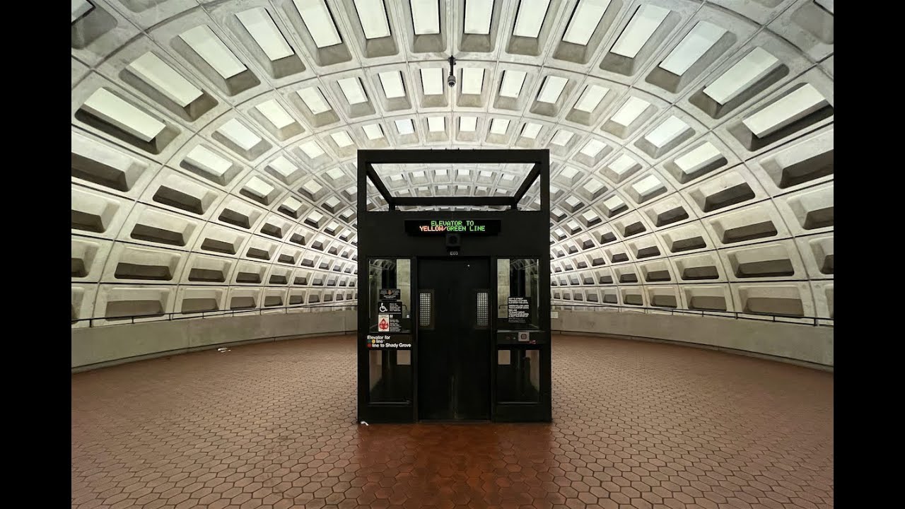 KONE Glass Elevator At L’Enfant Plaza Train Station (WMATA Metro) In Washington DC: (12/10/2024)