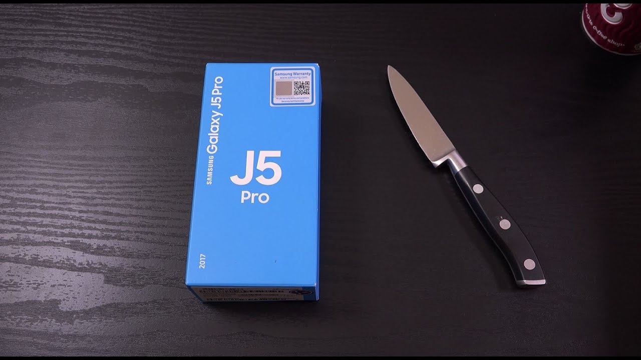 Samsung Galaxy J5 Pro 2017 — распаковка! (4K)
