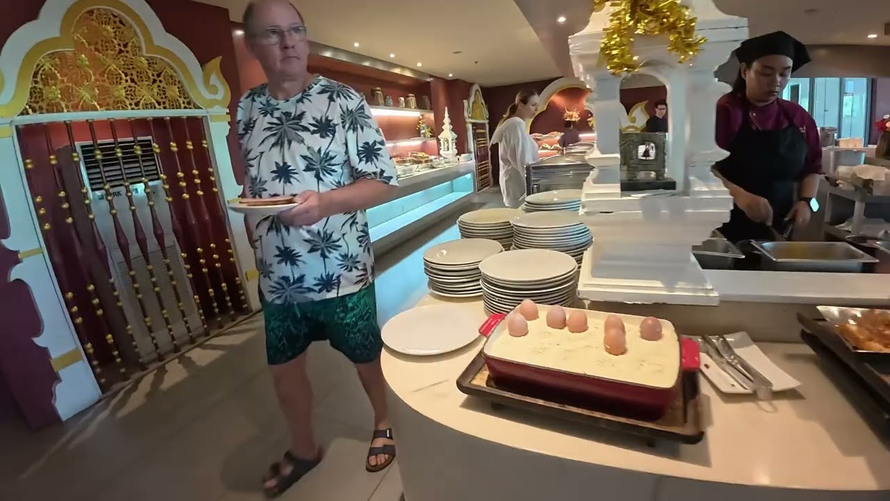 Maikhao Palm Beach Resort Breakfast offerings