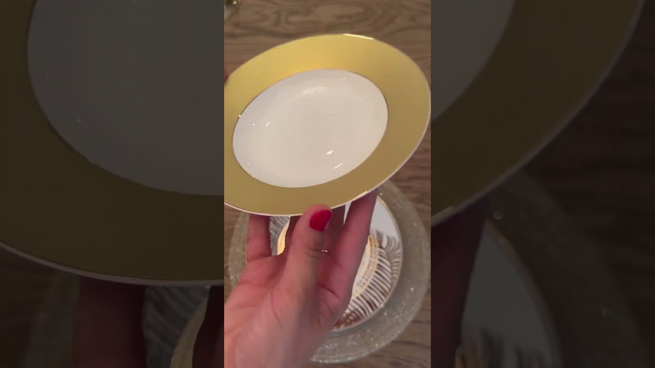 Our Brand Ambassador from Oman, unboxes the most beautiful dinner set from REDTAG! #home #shorts