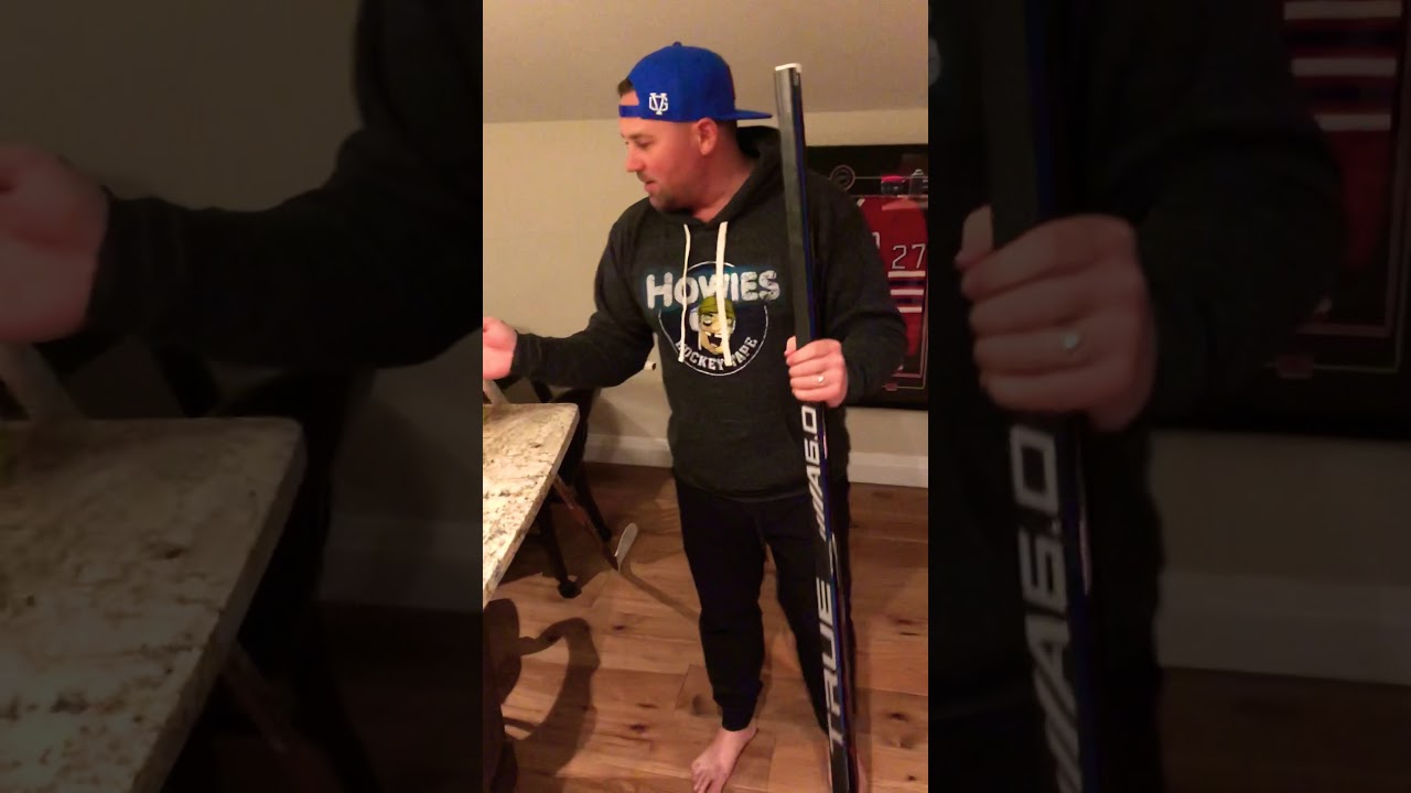 Marc Savard Taping Twigs (Nylander&Marner)