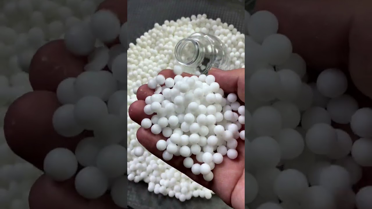 You need a Gel Ball Blaster for this summer！
