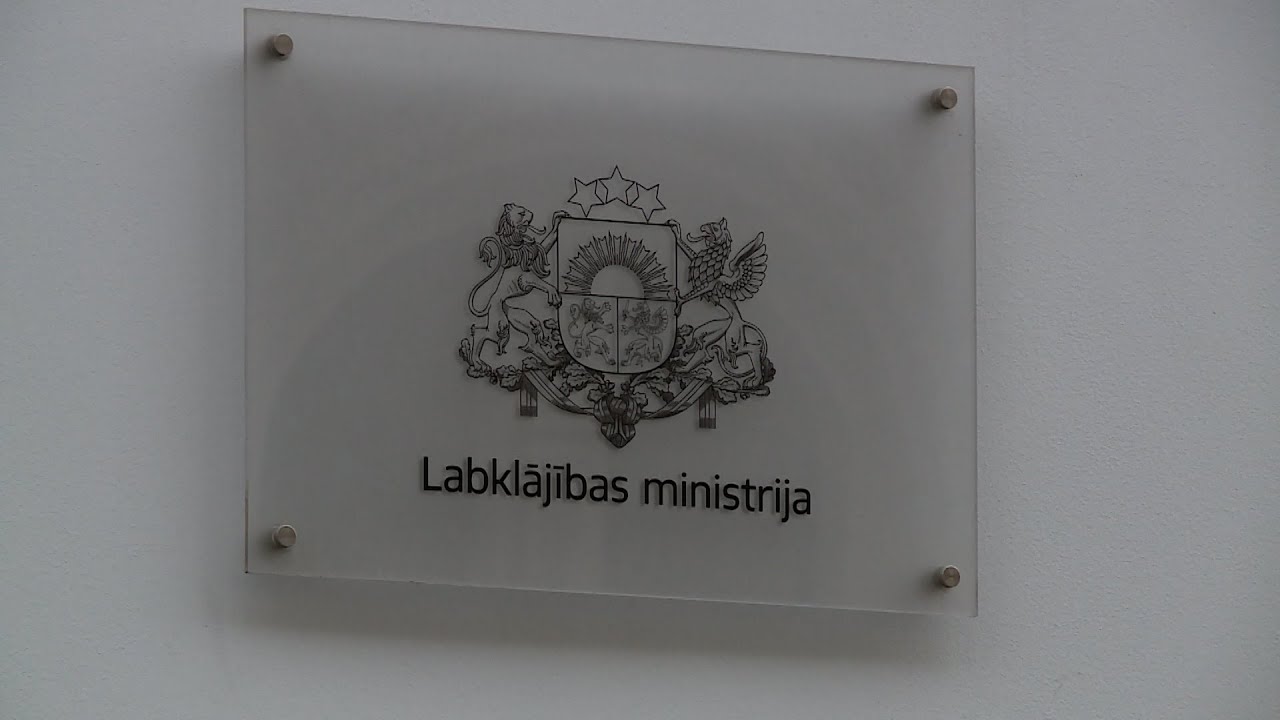 Kāpēc Dabiņu ģimene, kurā piedzima trīnīši, nesaņēma 15 000 eiro, kā solīts?