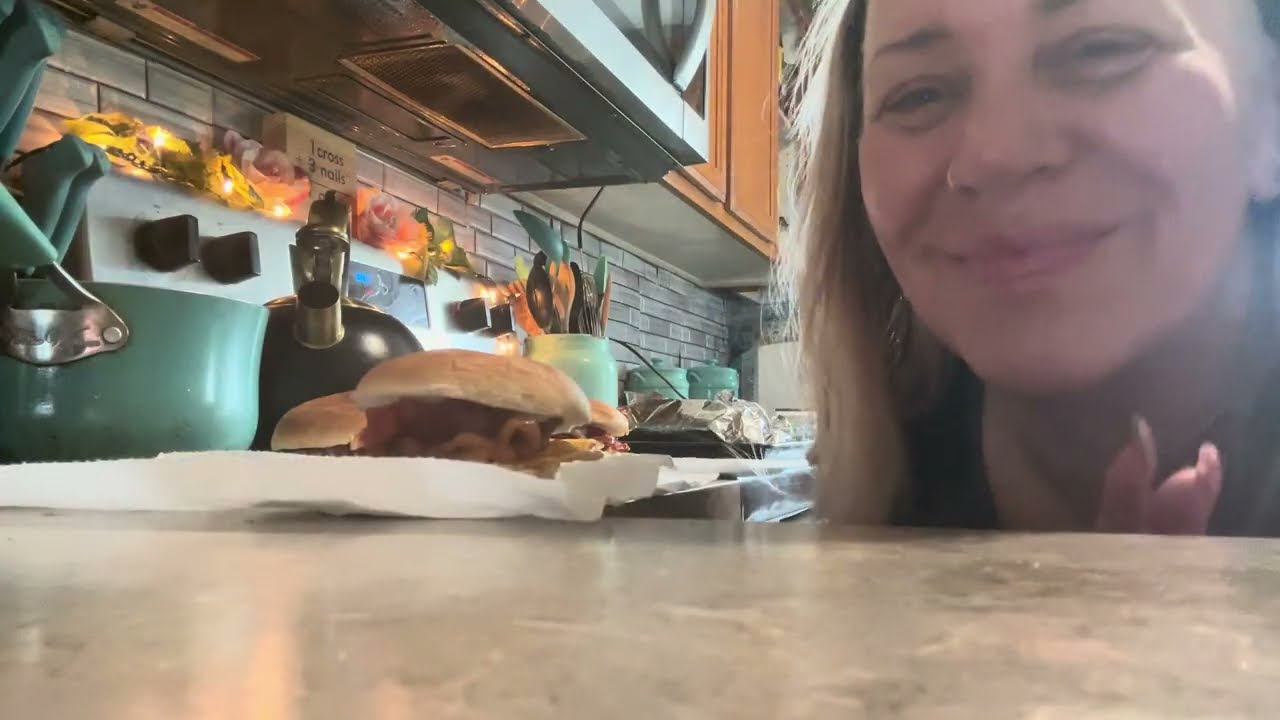 Easy Breakfast Sandwich/ Winco Grocery Shop + Haul// One Skillet Garlic Chicken and Rice/ Cleaning!