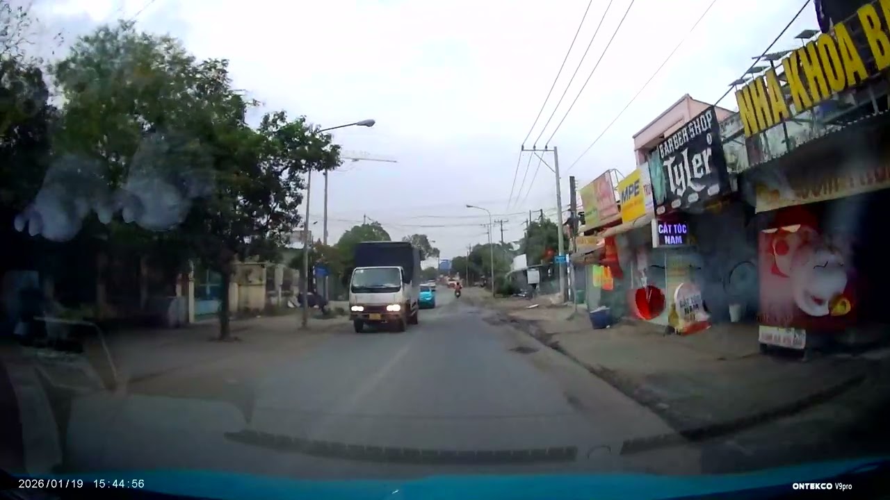 🚨 The Most Chaotic Roads on Earth