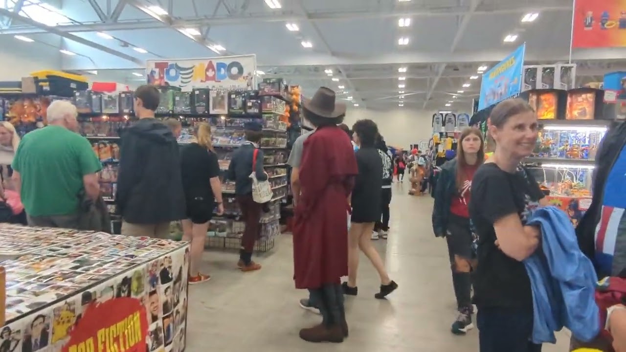 Walking through Niagara Falls Comic con 2024 ! #comiccon2024