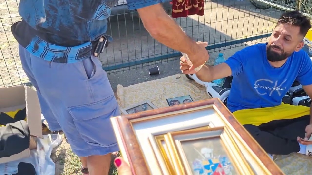 FLEA MARKET ROMANIA. BUCHAREST /BÜKREŞ, ROMANYA BİT PAZARI