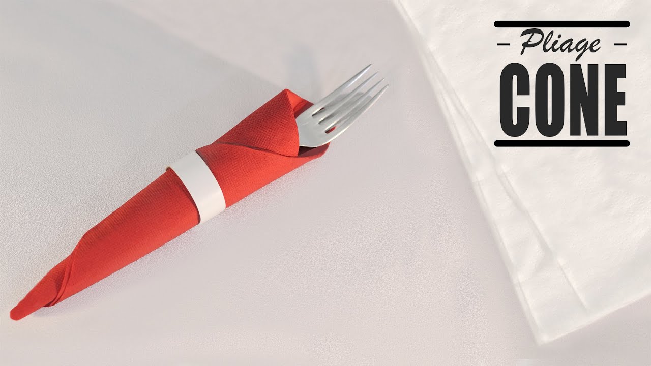 Pliage de serviette Noel: porte-couverts en forme Conique