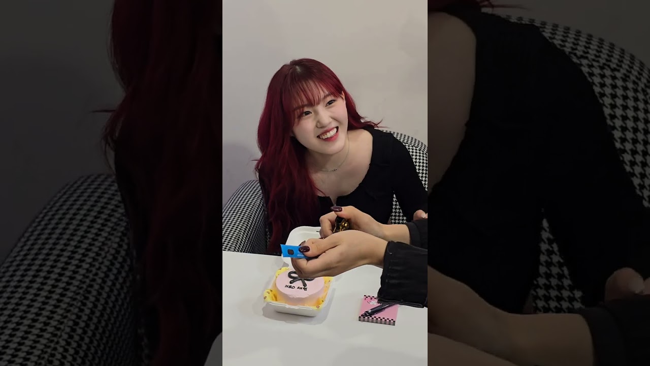 240427 케플러(Kep1er) 김채현 생일카페방문 1