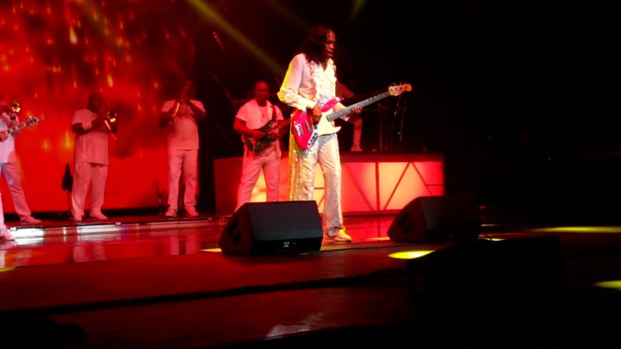 Earth, Wind & Fire EWF Verdeen Guitar solo St Augustine Oct 2021