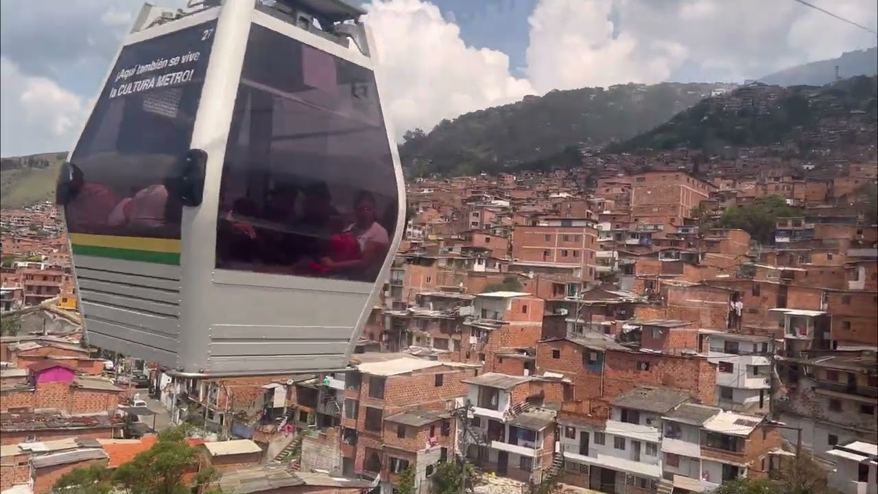🚠 Less than $1 Gondola Ride in Medellin (Line K) | 4K Virtual Tour 🚠 | #medellin #metro #gondola