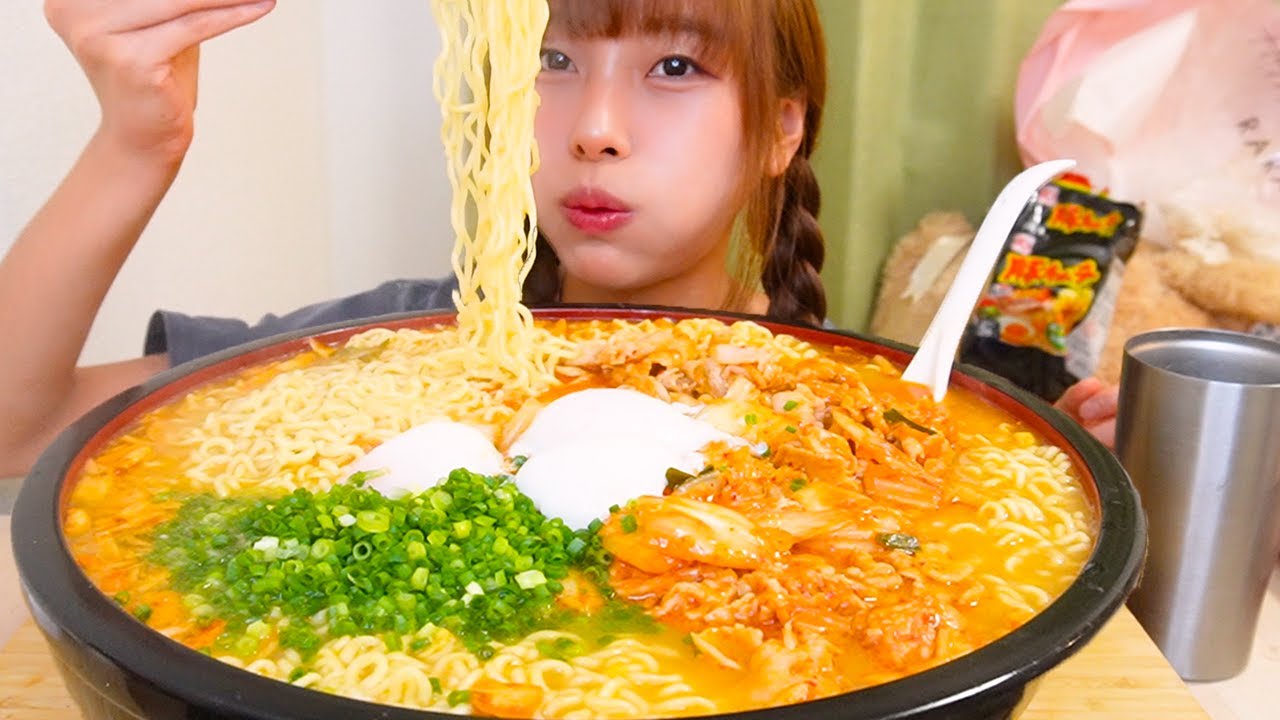 【大食い】豚キムチラーメン9人前🍜🍜🐷