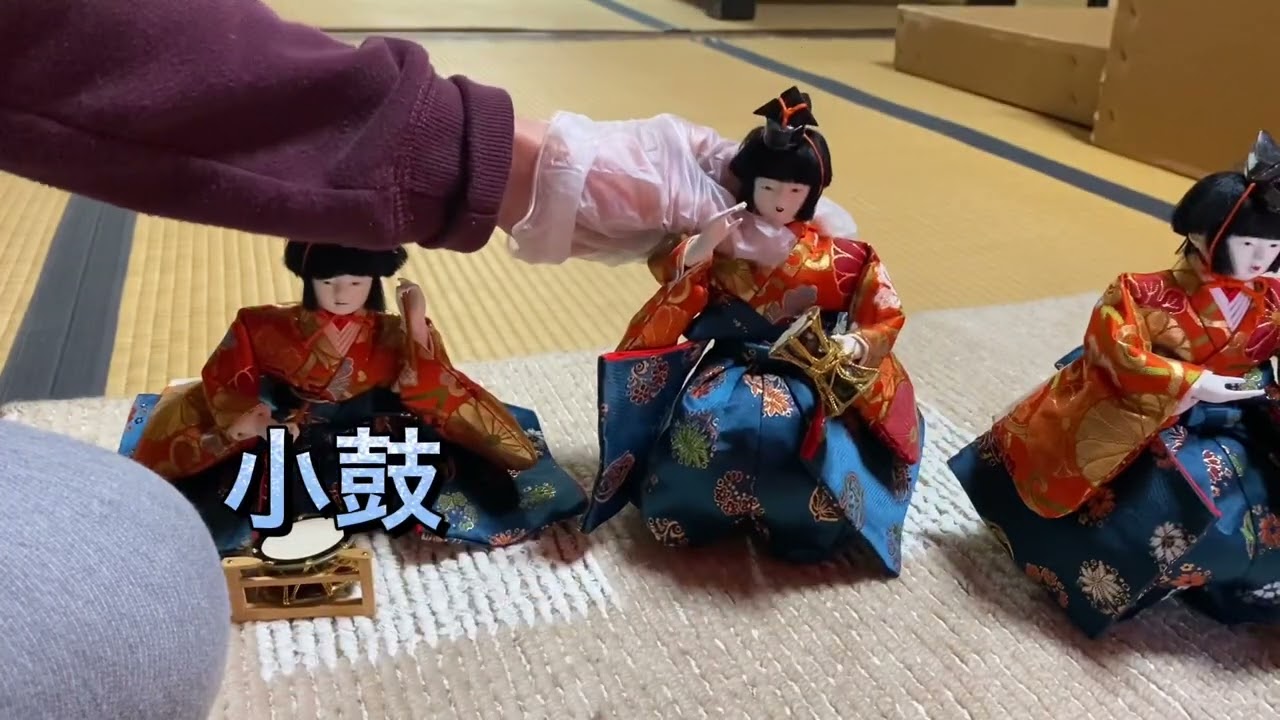 50年くらい前のお雛様飾り付けしました。7段飾りです〜　ひな祭りも近づいてきましたー