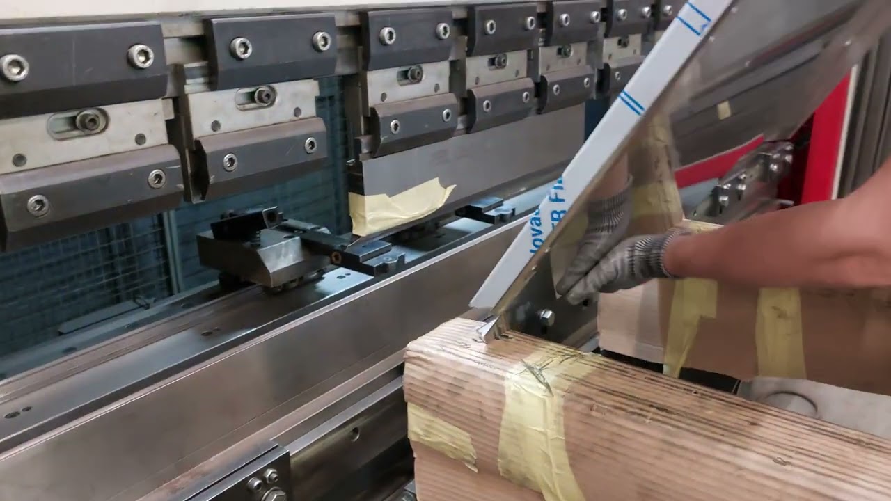 Bending Stainless Steel Electric Box.
