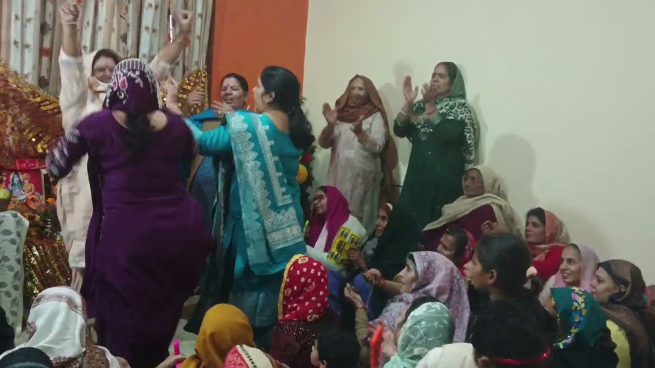 ना भोले क चूल्हा चाकी 🥰🥰😃😃भजन और डांस। कमला भजन मंडली झट्टीपुर 🙏🙏🥰🥰