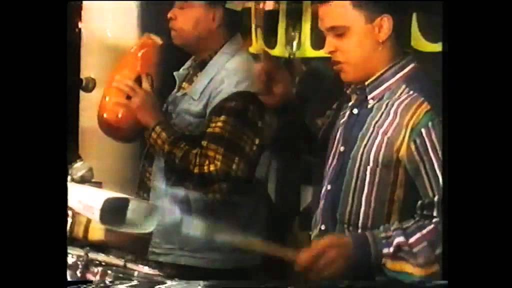 Los Van Van - Hay mujeres (en vivo)