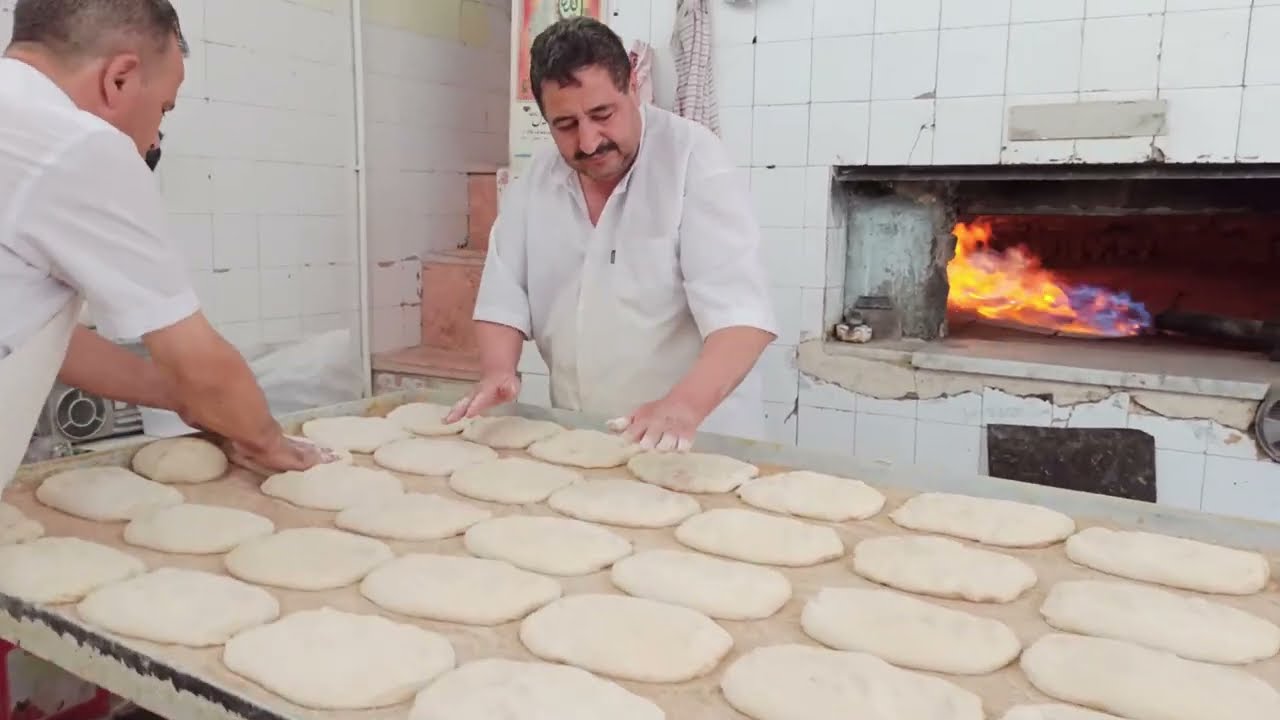IRAN National Bread / This Baker Is Really Amazing At His Job!