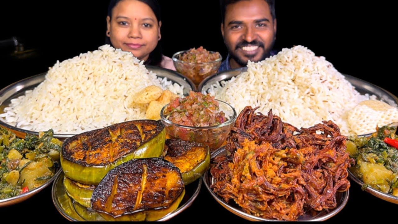 Jeera Rice Smoky Dal Baingan Fry Onion Pakoda Palak Aloo & Spicy Tomato Chutney Eating Show