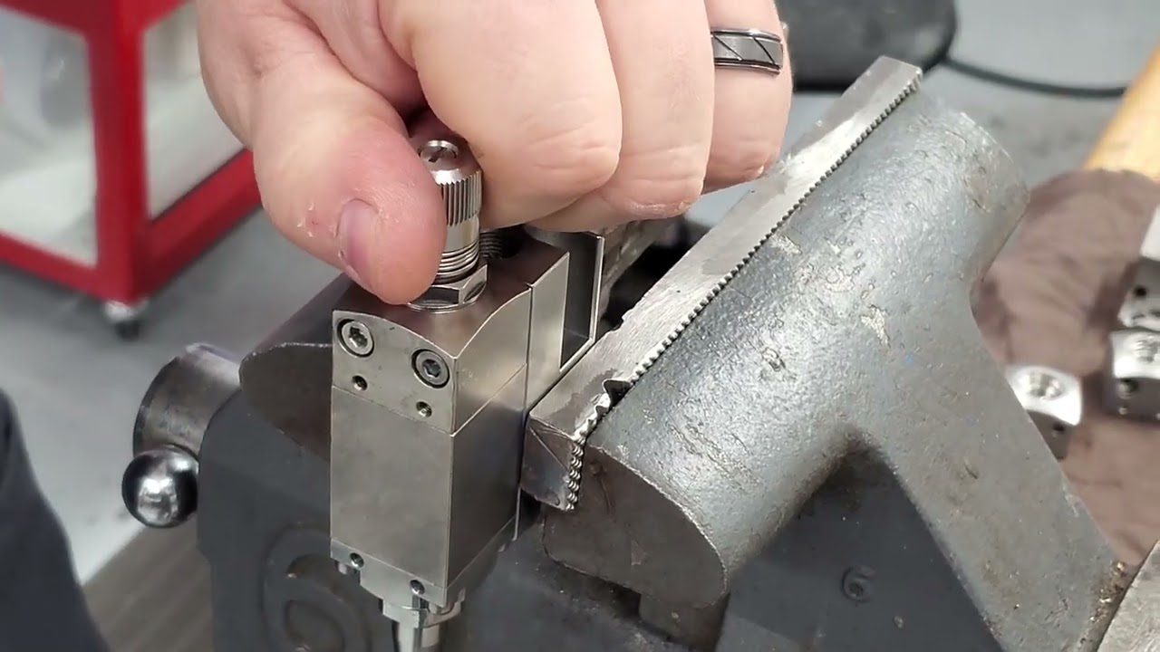 proper Assembly/disassembly of a gluehead.