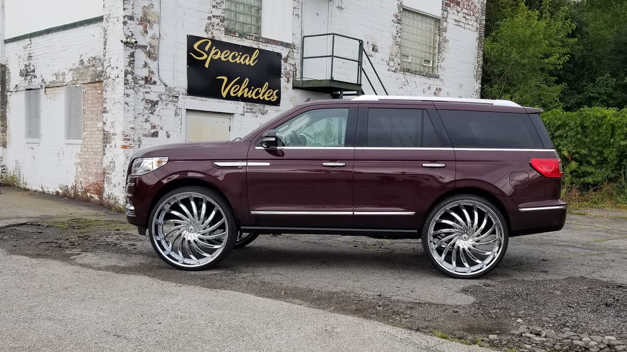 2019 Lincoln Navigator on 32 Inch Rims
