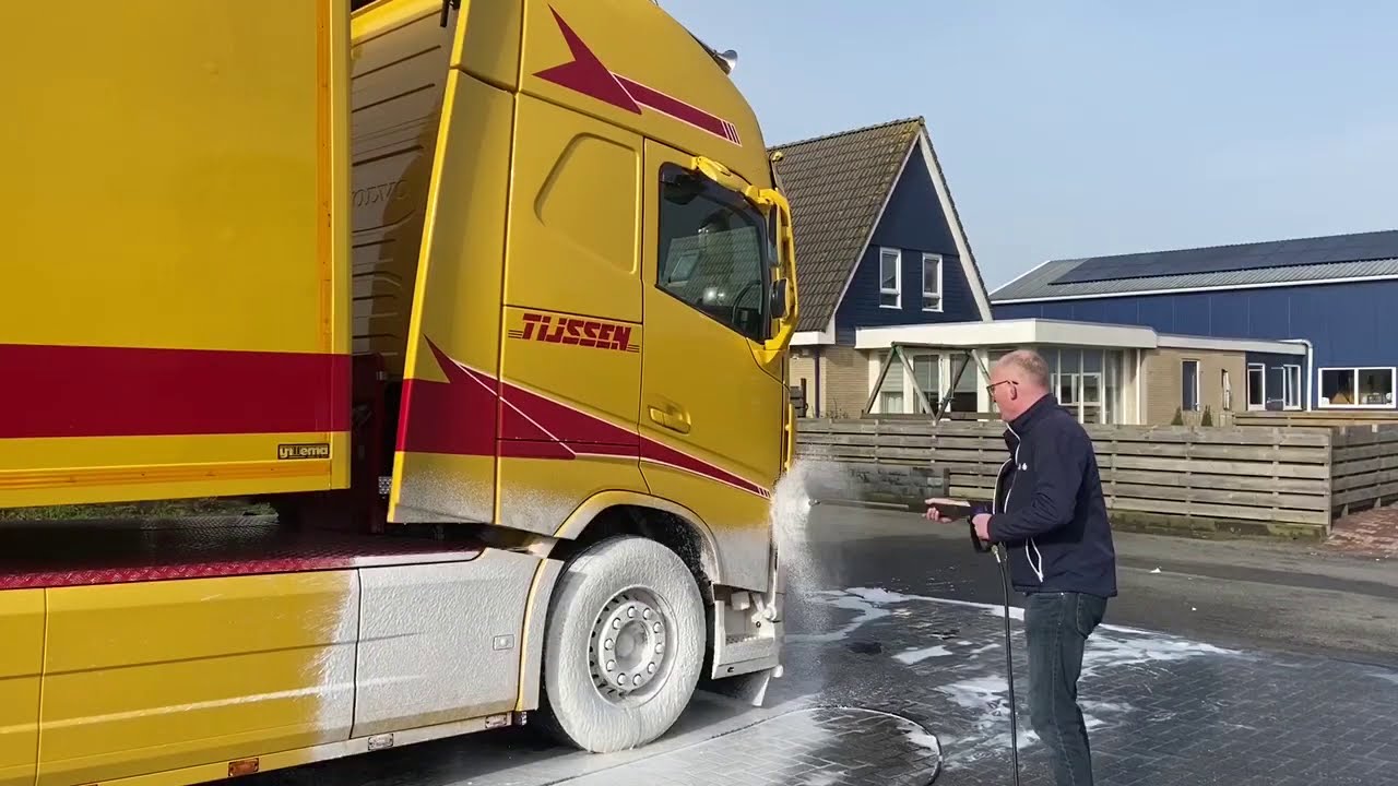 SKY WE 64 wash of DHL Truck