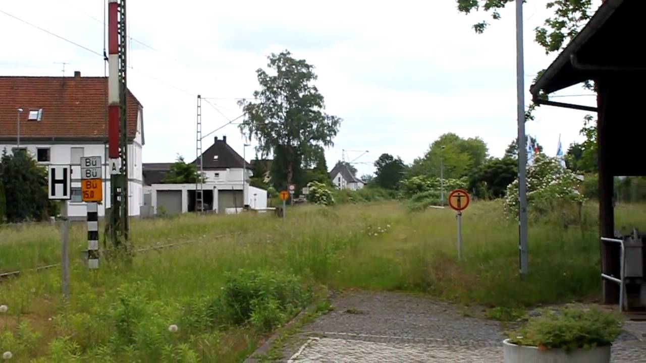 Schrankenwärter auf dem Bahnhof Sylbach