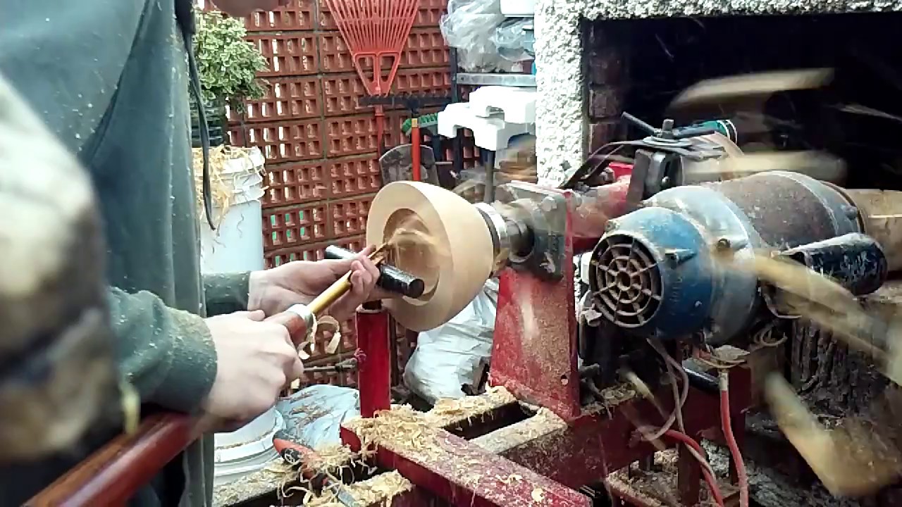 Vaciado de cuenco de pino (pretorneado)