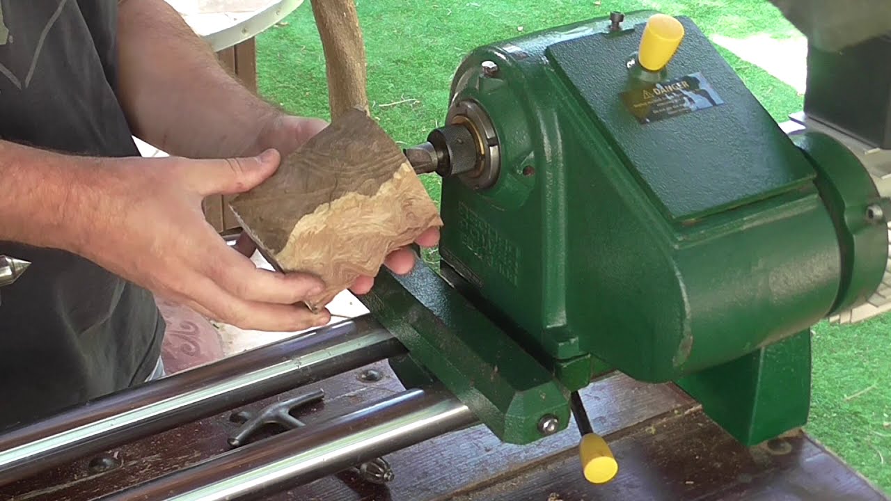 חריטה בעץ - Woodturning -מברג קטן screwdriver