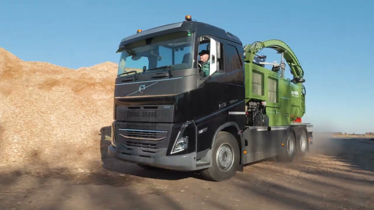 PEZZOLATO PTH 1200/820 HT - Drum chipper driven by 650 Hp VOLVO truck's engine