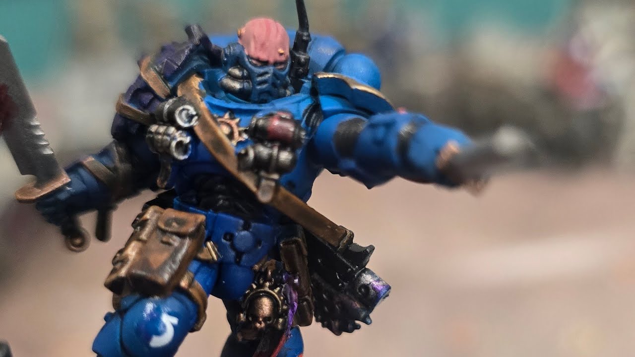 Ultramarines Lieutenant with Combi-Weapon Brush N Blood EP:25