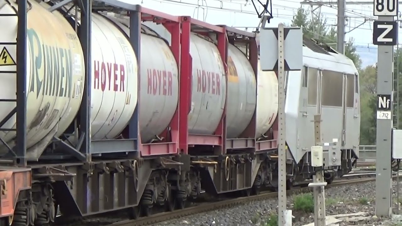 Une BB 26000 arrache un long train de 2500 Tonnes
